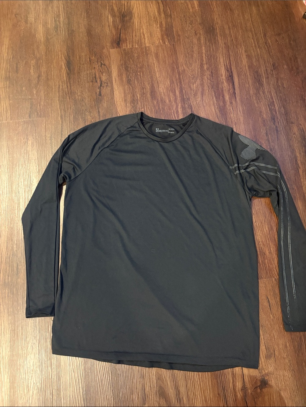 Under Armour Dry Fit Black Long Sleeve Athletic Crewneck Shirt